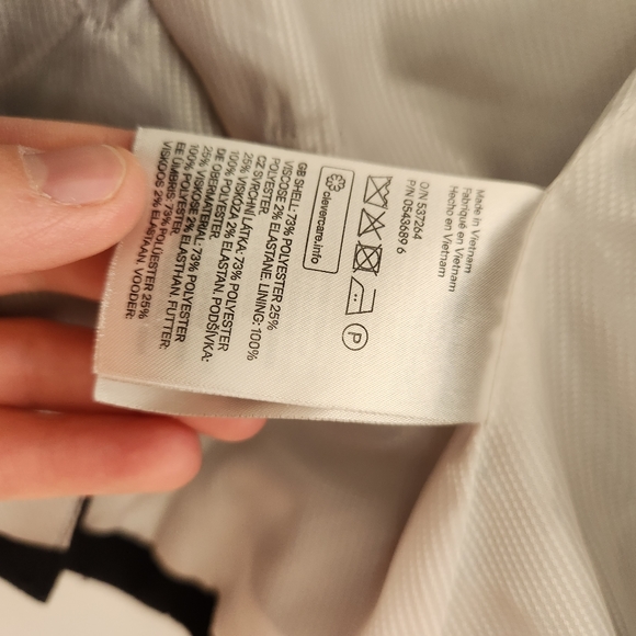 H&M black blazer - Picture 5 of 9